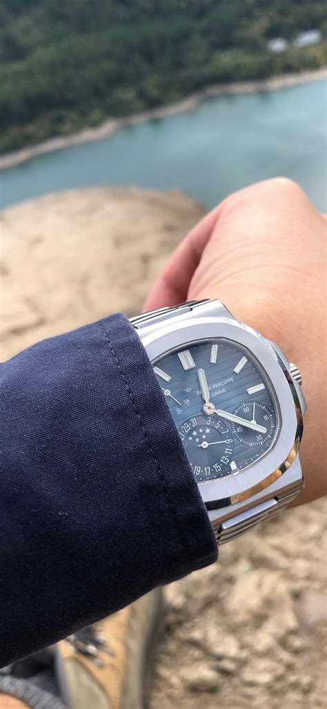 Patek Philippe authorized dealer sued for 0,000 